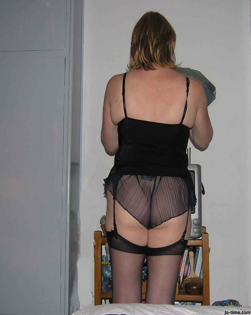 Read more about the article Meine verbotene Nacht mit dem Nachbarn – Bis der Chef kam