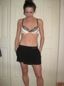 Read more about the article Meine versaute Nacht mit dem Nachbarn – beobachtet und gevögelt