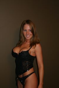 Read more about the article Geile Nachbarn: Mein Voyeur-Abenteuer, das in wildem Fick endete