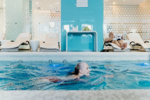Read more about the article Meine geile Nachbarin und ihre Harley – Verbotene Blicke und wilde Lust
