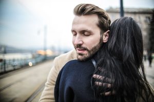Read more about the article Die geile Nacht mit meinem Nachbarn – Ein verbotenes Geheimnis
